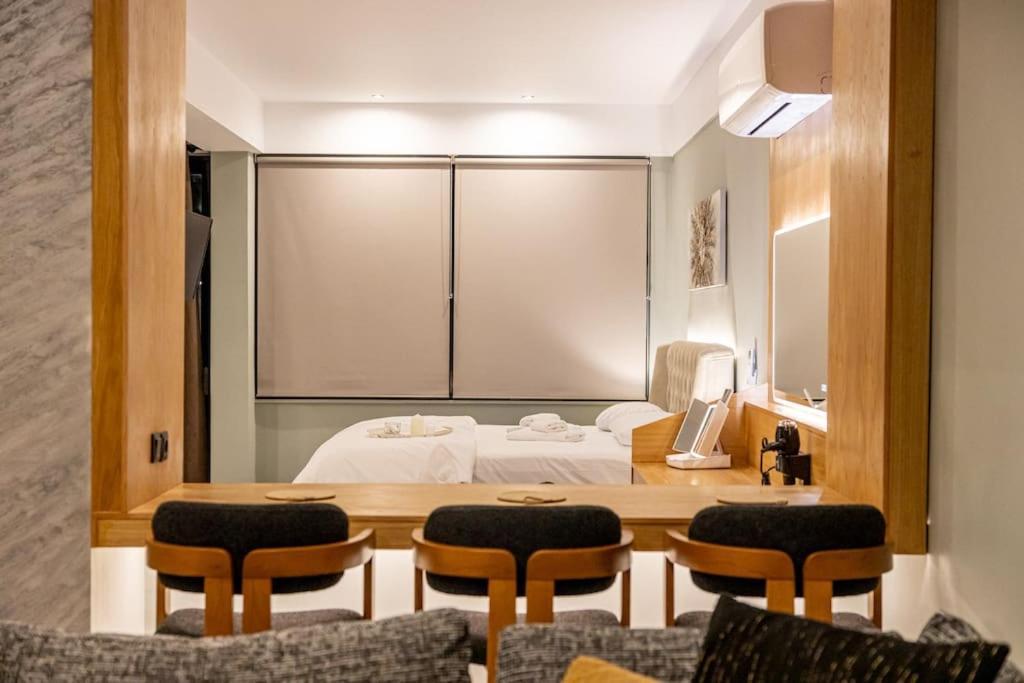 Smaragdi Luxury Jacuzzi Apartment Noho Premium Living Atenas Exterior foto